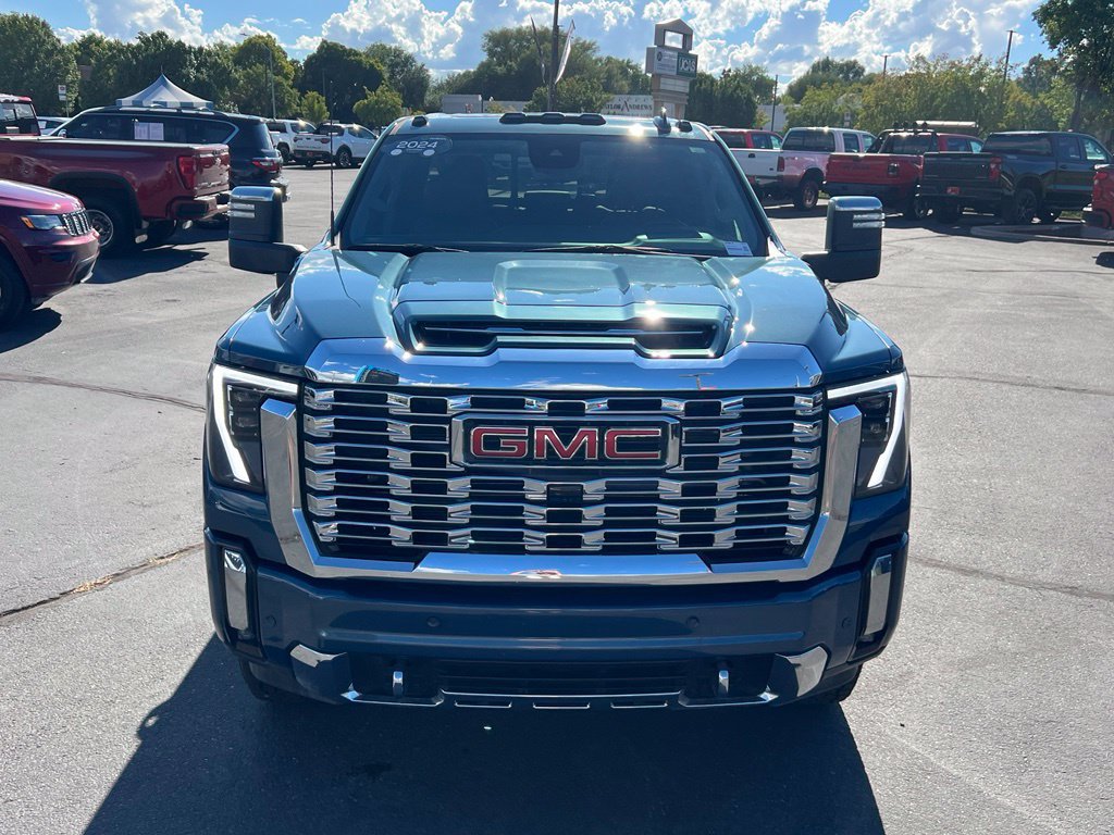 Certified 2024 GMC Sierra 3500 Denali w/ Denali Reserve Package AWD/4WD image 5