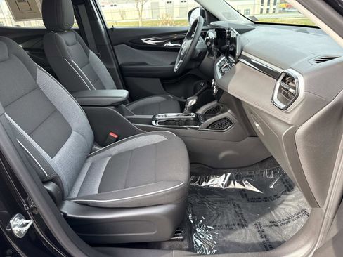 Used 2025 Chevrolet TrailBlazer LT w/ Convenience Package image 18