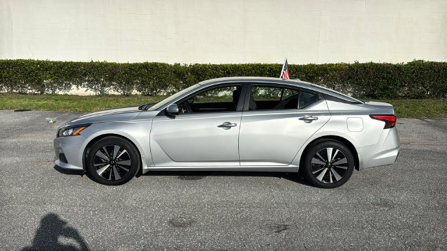 Used 2022 Nissan Altima 2.5 SV AWD/4WD image 4
