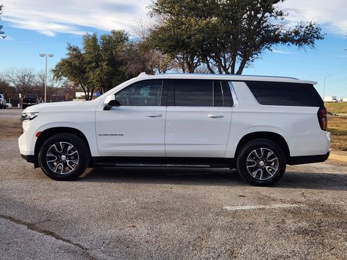 Used 2021 Chevrolet Suburban LT image 4