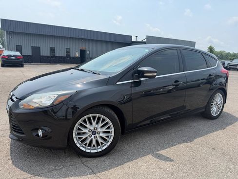 Used 2014 Ford Focus Titanium FWD image 4