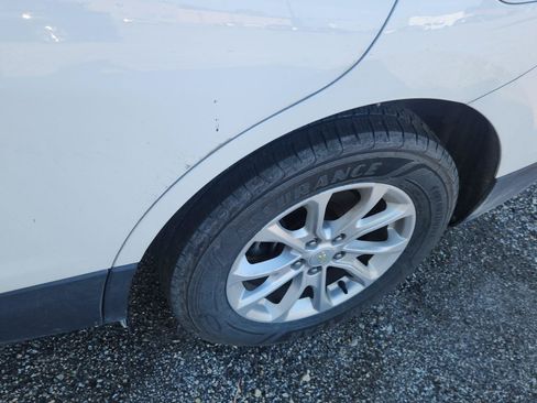 Used 2019 Chevrolet Equinox LS AWD/4WD image 10
