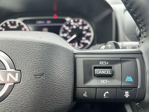 Used 2025 Nissan Rogue SV image 24