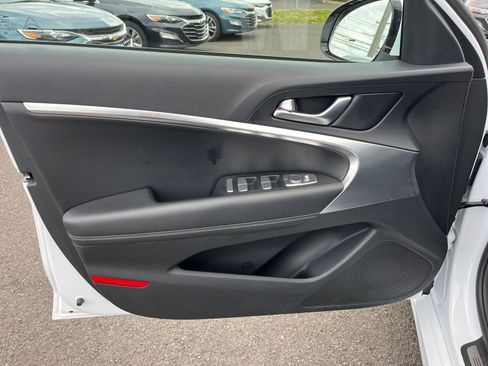 Used 2025 Genesis G70 2.5T image 20