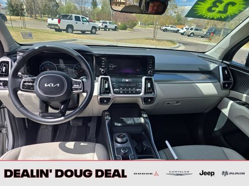 Used 2023 Kia Sorento EX AWD/4WD image 12