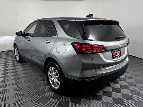 Used 2024 Chevrolet Equinox LS w/ LS Convenience Package image 16