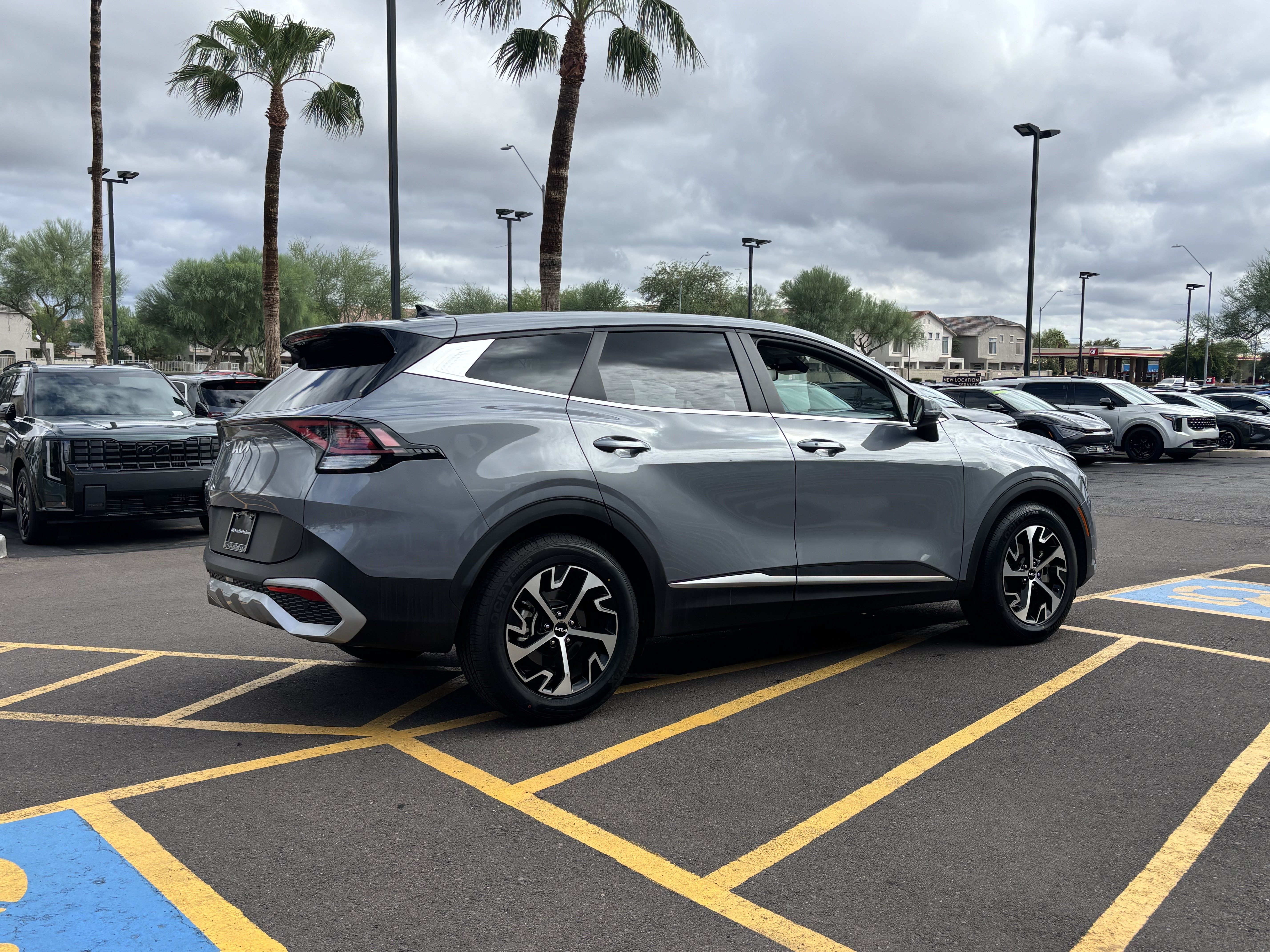 Certified 2024 Kia Sportage EX FWD image 3