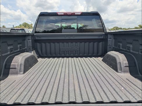 Used 2024 Chevrolet Silverado 1500 High Country w/ Midnight Edition AWD/4WD image 14
