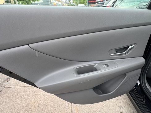 Used 2021 Hyundai Elantra SEL w/ Convenience Package FWD image 23