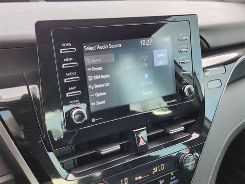 Used 2023 Toyota Camry SE image 7