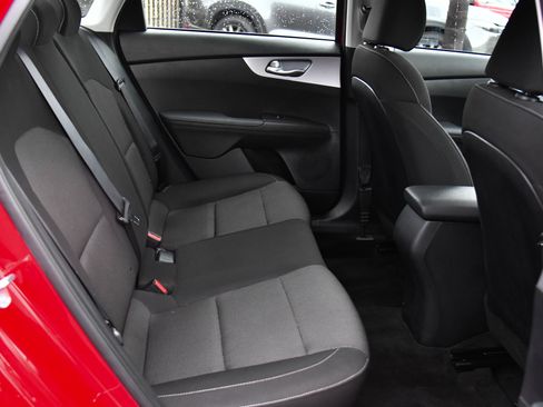 Used 2024 Kia Forte LXS image 33