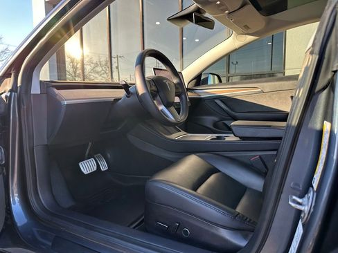 Used 2023 Tesla Model 3 Performance image 17