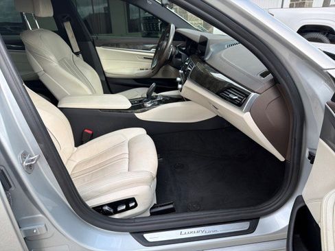 Used 2017 BMW 540i RWD image 21