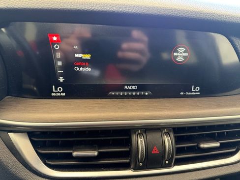 Used 2018 Alfa Romeo Stelvio Ti image 19