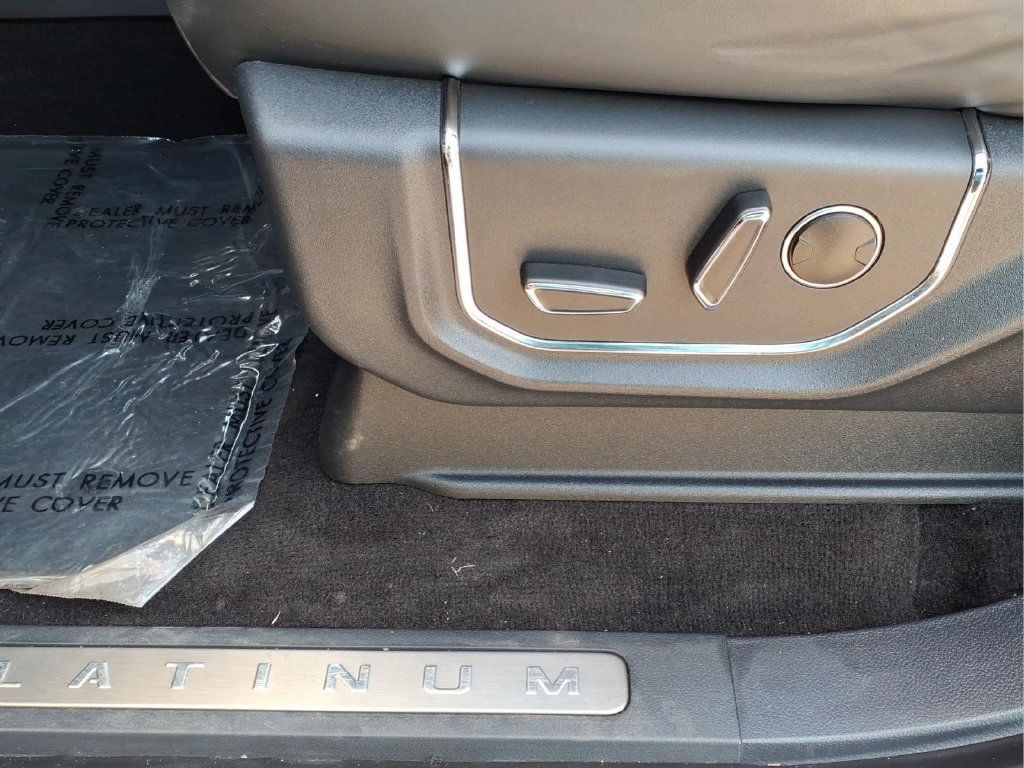 Used 2023 Ford Expedition Platinum RWD image 15