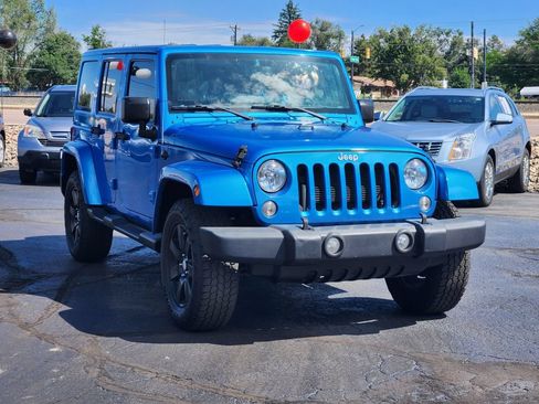 Used 2015 Jeep Wrangler Unlimited Sahara AWD/4WD image 7