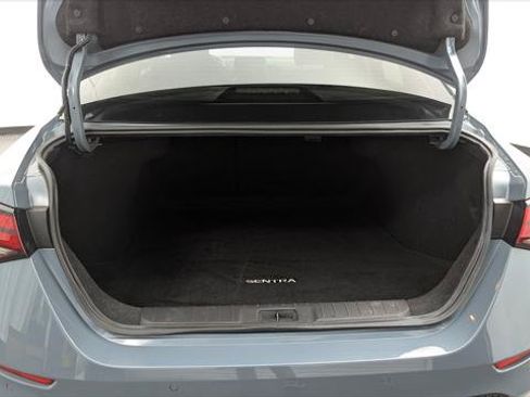 Used 2025 Nissan Sentra SV FWD image 18