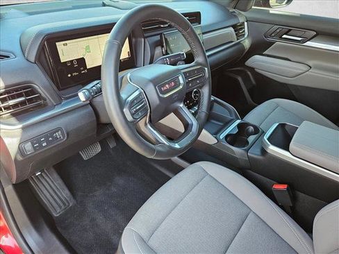 Used 2025 GMC Terrain Elevation w/ Black Edition image 9