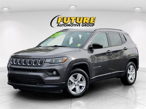 Used 2022 Jeep Compass Latitude image 9