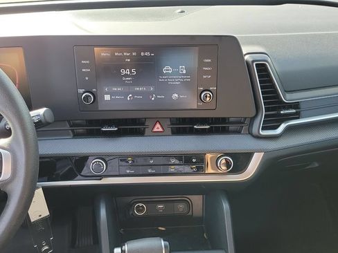 Used 2025 Kia Sportage LX FWD image 23