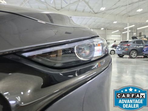 Used 2022 MAZDA MAZDA3 s FWD image 32