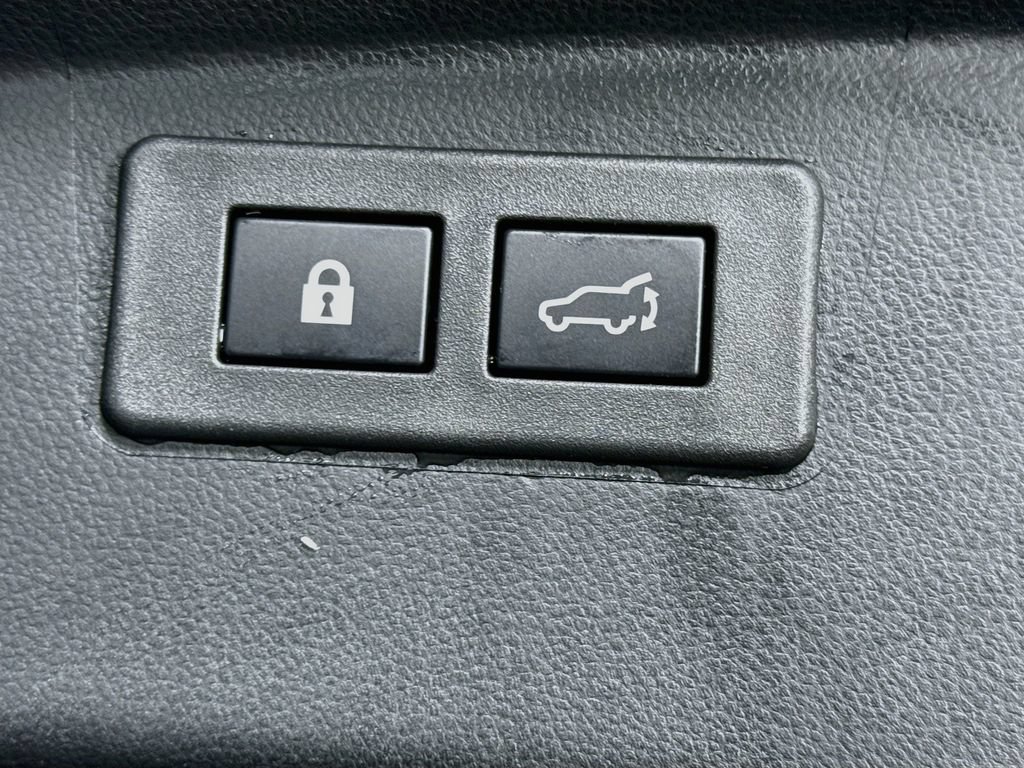 Used 2025 Subaru Outback Premium AWD/4WD image 31