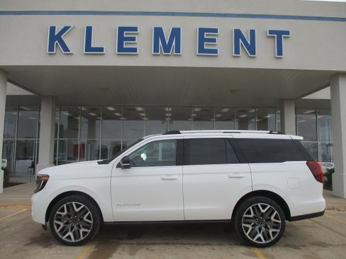 New 2026 Ford Expedition Platinum w/ Platinum Ultimate Package AWD/4WD image 8