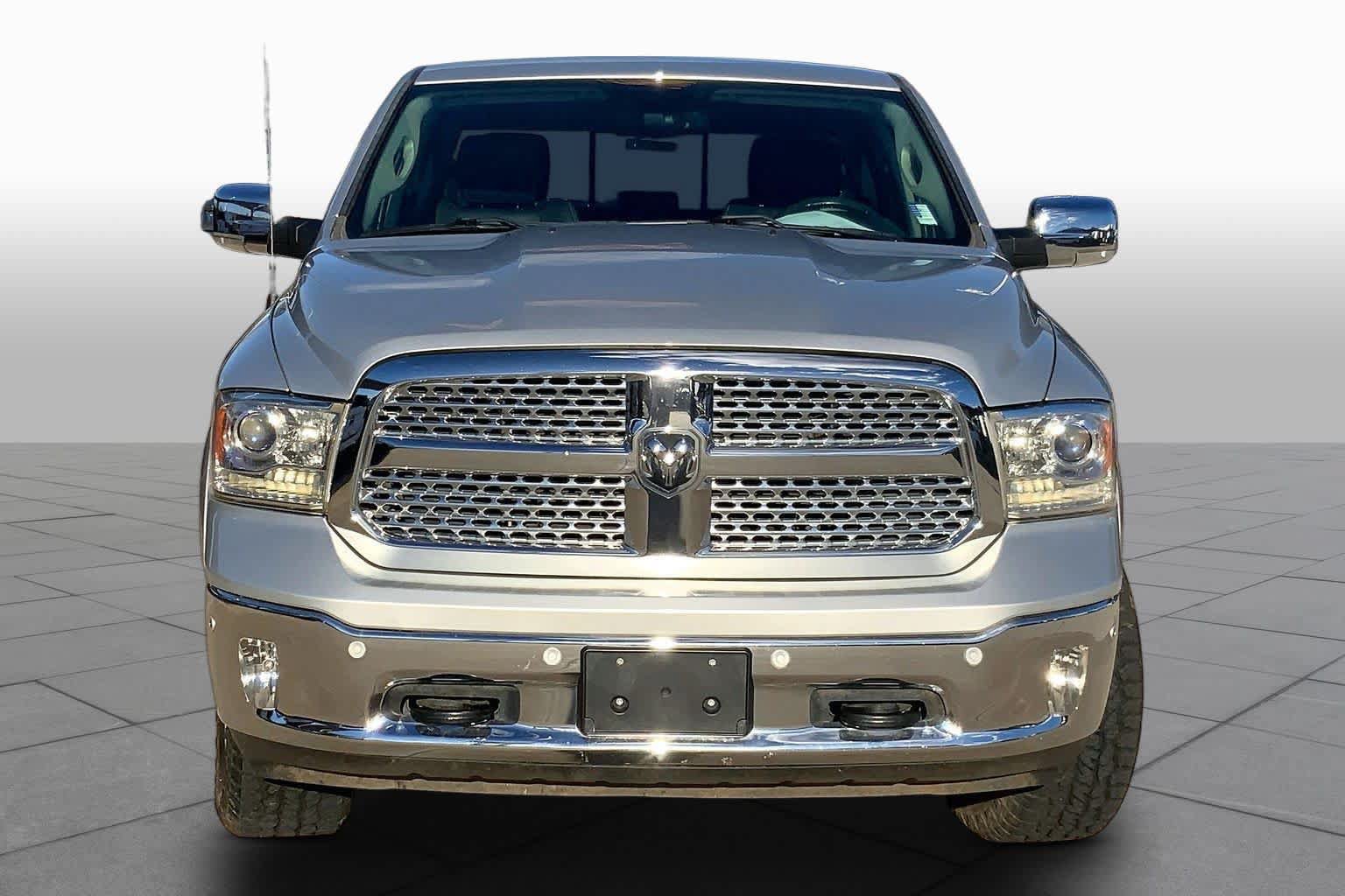 Used 2017 RAM 1500 Laramie w/ Convenience Group AWD/4WD image 4