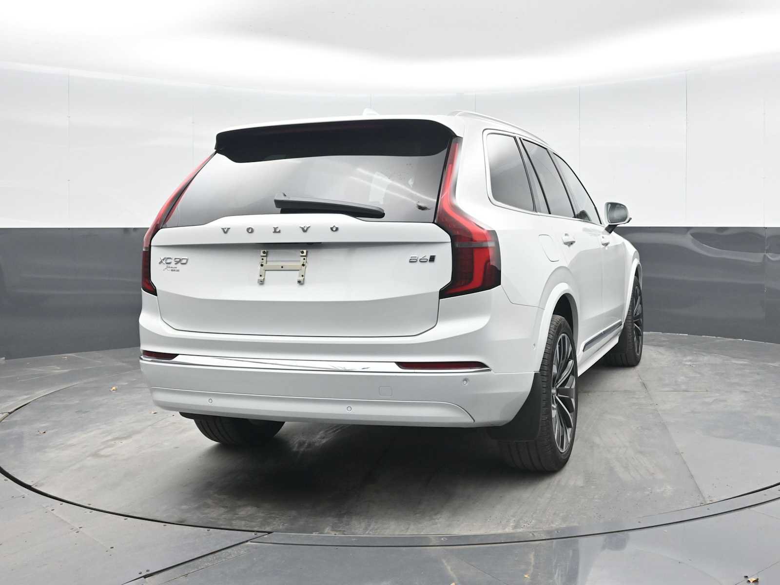 Used 2026 Volvo XC90 B6 Ultra w/ Protection Package AWD/4WD image 10