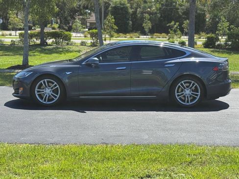 Used 2015 Tesla Model S 85D image 4
