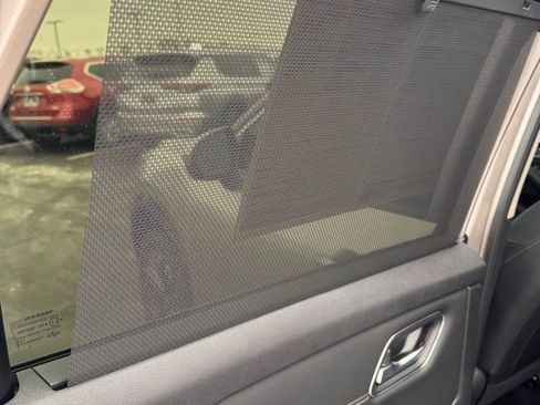 Used 2026 Nissan Rogue Platinum w/ Platinum Premium Package image 16