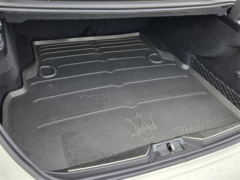 Used 2022 Maserati Quattroporte Modena image 13