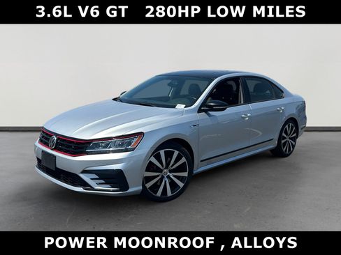 Used 2018 Volkswagen Passat GT FWD image 1