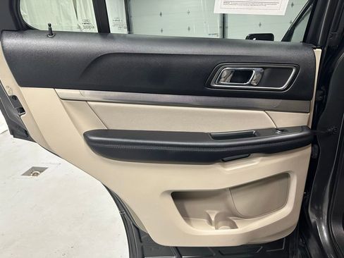 Used 2018 Ford Explorer XLT w/ Equipment Group 201A AWD/4WD image 36