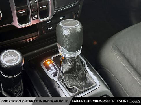 Used 2022 Jeep Gladiator Sport image 16