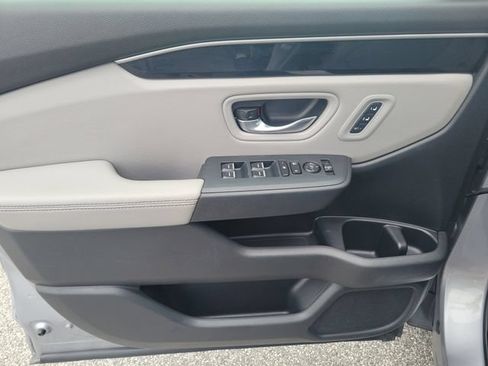 Certified 2025 Honda Pilot EX-L image 8