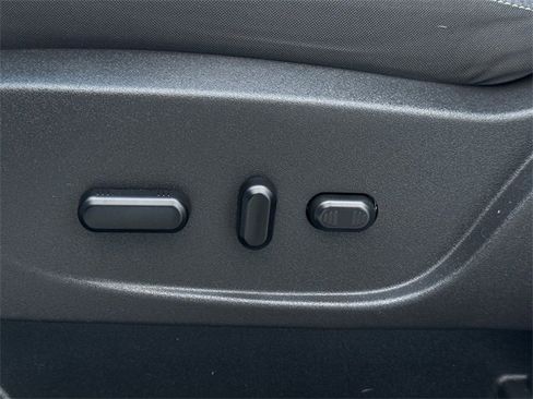 Used 2019 Ford Escape SE image 28