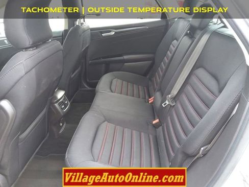 Used 2015 Ford Fusion SE image 31