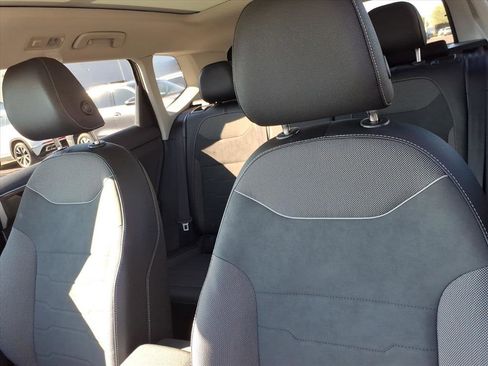 New 2026 Volkswagen Taos SE image 14