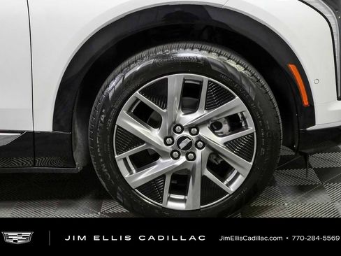 Certified 2025 Cadillac Optiq Luxury 1 AWD/4WD image 38