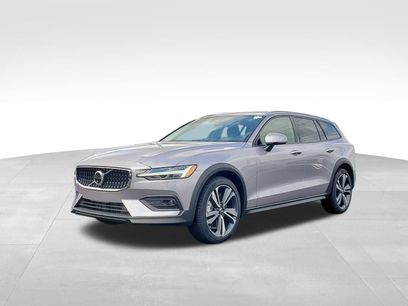 New 2026 Volvo V60 B5 Cross Country Plus w/ Protection Package Premier