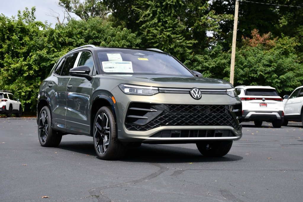 New 2026 Volkswagen Tiguan SEL R-Line AWD/4WD image 1