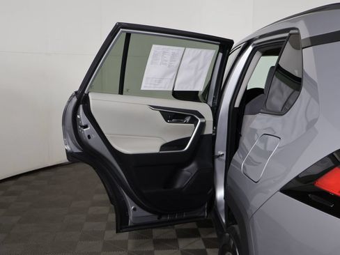 Used 2021 Toyota RAV4 XLE w/ Convenience Package AWD/4WD image 22