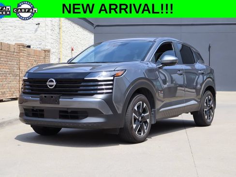 Used 2025 Nissan Kicks SV w/ Charging Package AWD/4WD image 1