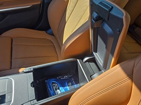 Used 2022 BMW 330i xDrive Sedan w/ M Sport Package image 31