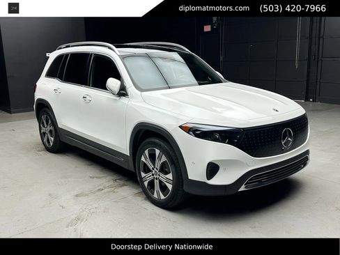 Used 2024 Mercedes-Benz EQB 300 4MATIC image 9