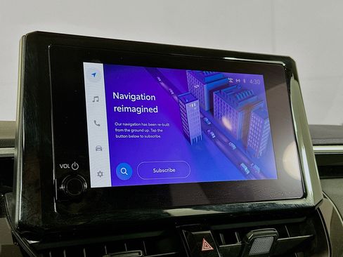 Used 2025 Toyota Corolla LE image 22