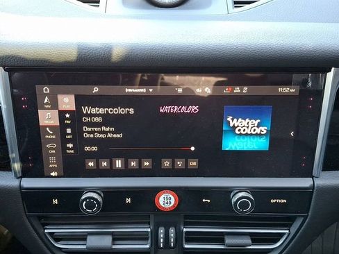 Certified 2026 Porsche Macan image 24