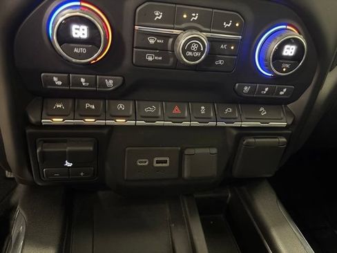 Used 2019 Chevrolet Silverado 1500 LTZ w/ LTZ Premium Package AWD/4WD image 29