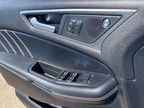 Used 2022 Ford Edge ST w/ Equipment Group 401A AWD/4WD image 18